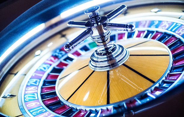 maniatogel platform showing Gem Saviour slot available alongside sports betting markets